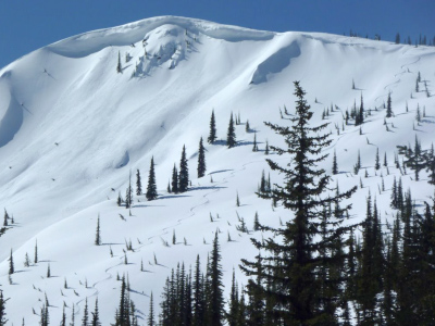 Huckleberry Hut Bonnington Traverse Backcountry Skiing