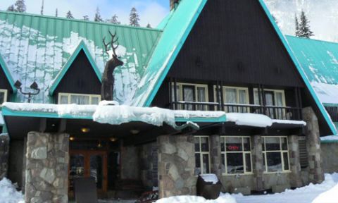 Glacier Park Lodge Entrance