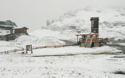 backcountry skiing whistler snow 