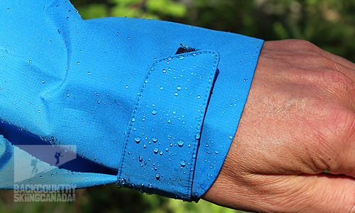Mountain hardwear quasar deals lite ii jacket review