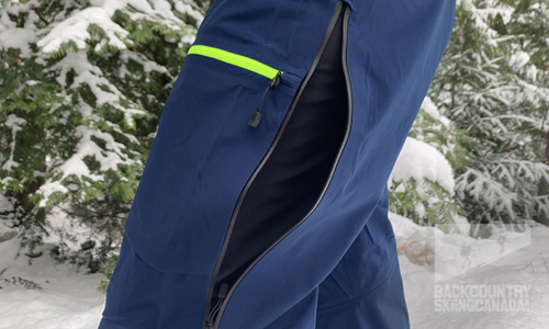 Large side vents allow you to dump heat when working hard crushing vertical on the skin track.