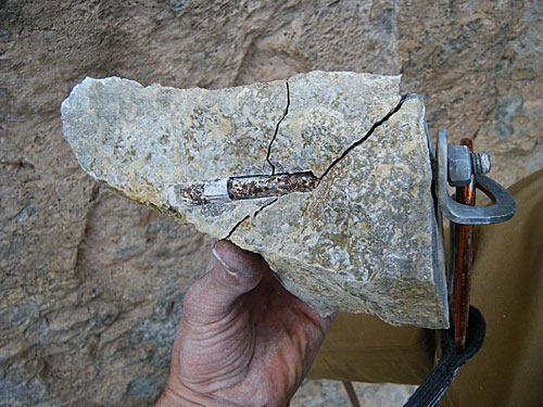 How to inspect climbing bolts