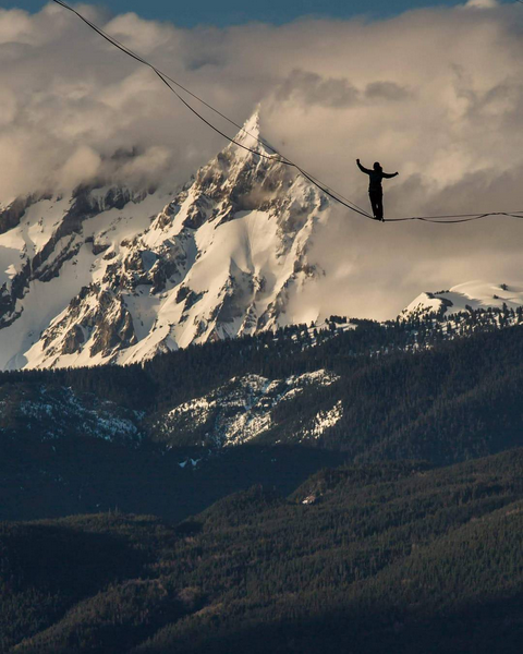 Mia Noblet sets high line world record