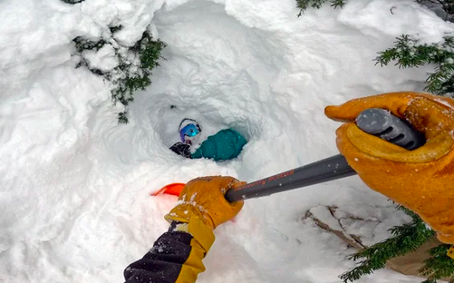 Tree well rescue at Mt. Baker - VIDEO