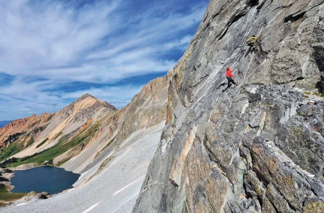 Rockfall Injures Mountain Rescue Team